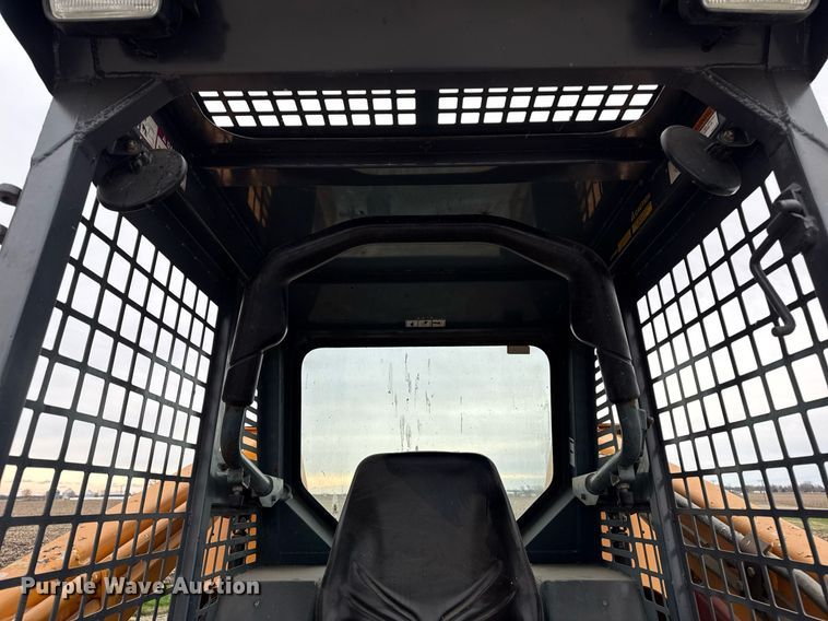 image for item EM3776 2006 Mustang MTL 25 tracked skid steer loader