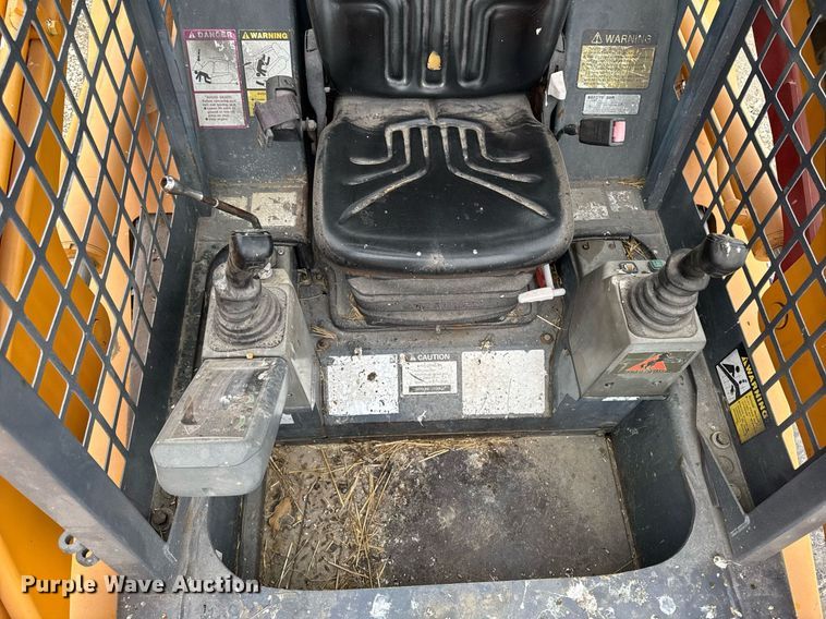 image for item EM3776 2006 Mustang MTL 25 tracked skid steer loader