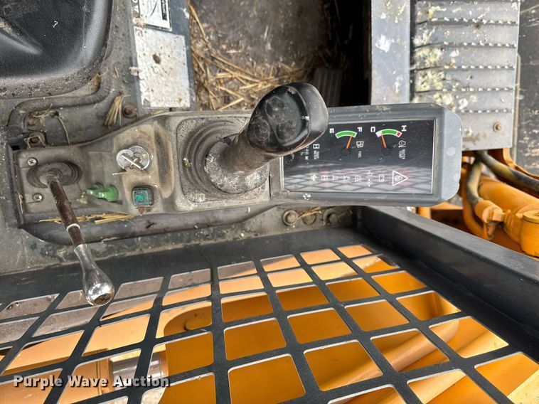 image for item EM3776 2006 Mustang MTL 25 tracked skid steer loader