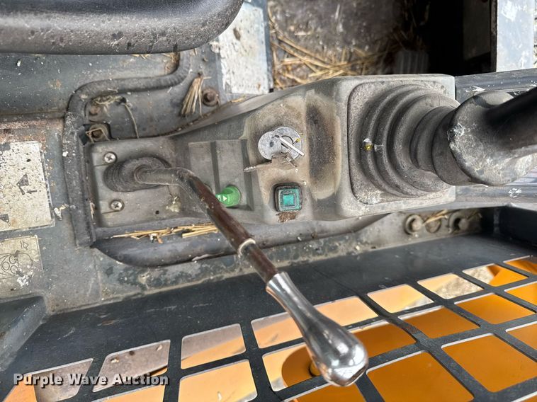 image for item EM3776 2006 Mustang MTL 25 tracked skid steer loader