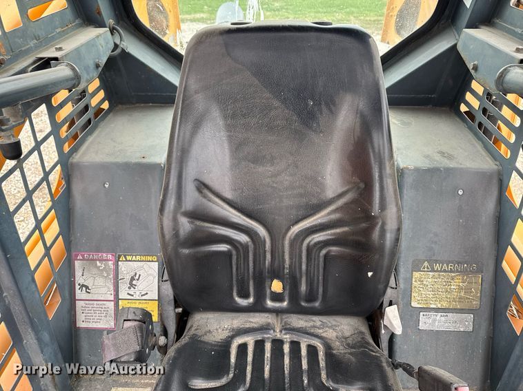 image for item EM3776 2006 Mustang MTL 25 tracked skid steer loader