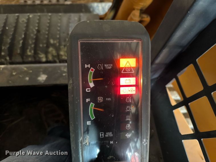 image for item EM3776 2006 Mustang MTL 25 tracked skid steer loader