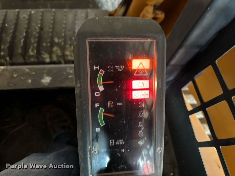 image for item EM3776 2006 Mustang MTL 25 tracked skid steer loader