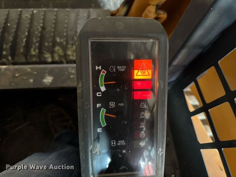 image for item EM3776 2006 Mustang MTL 25 tracked skid steer loader