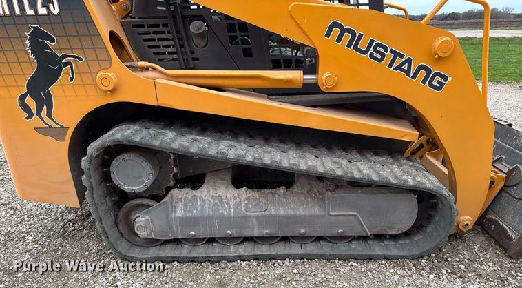 image for item EM3776 2006 Mustang MTL 25 tracked skid steer loader