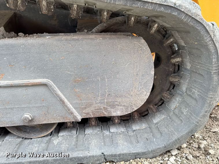 image for item EM3776 2006 Mustang MTL 25 tracked skid steer loader