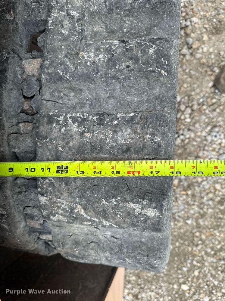 image for item EM3776 2006 Mustang MTL 25 tracked skid steer loader