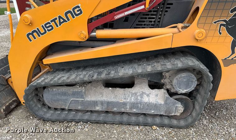 image for item EM3776 2006 Mustang MTL 25 tracked skid steer loader