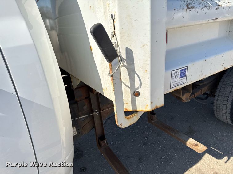 image for item EM3786 2018 Dodge Ram 5500 dump truck