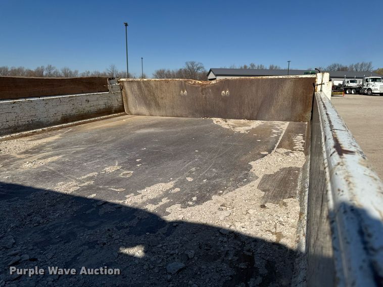 image for item EM3786 2018 Dodge Ram 5500 dump truck