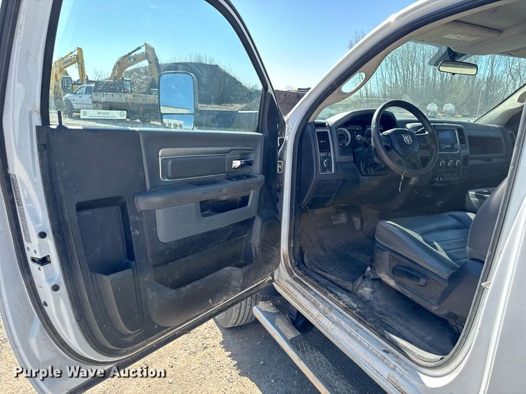 image for item EM3786 2018 Dodge Ram 5500 dump truck