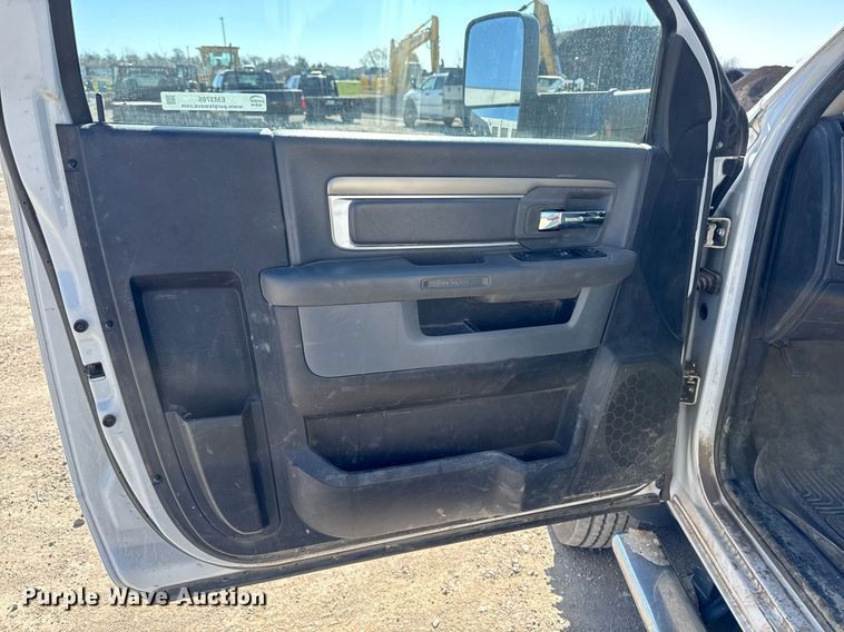 image for item EM3786 2018 Dodge Ram 5500 dump truck