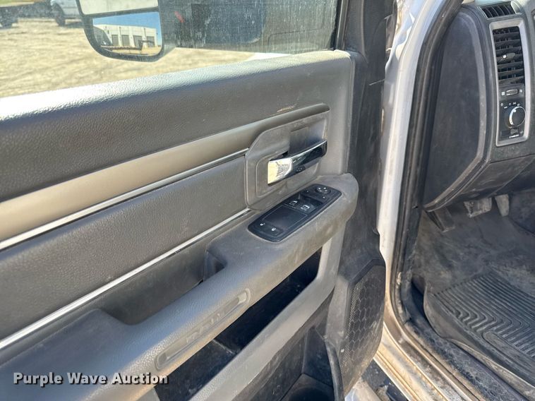 image for item EM3786 2018 Dodge Ram 5500 dump truck