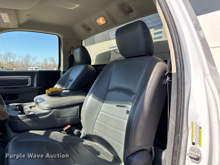 image for item EM3786 2018 Dodge Ram 5500 dump truck