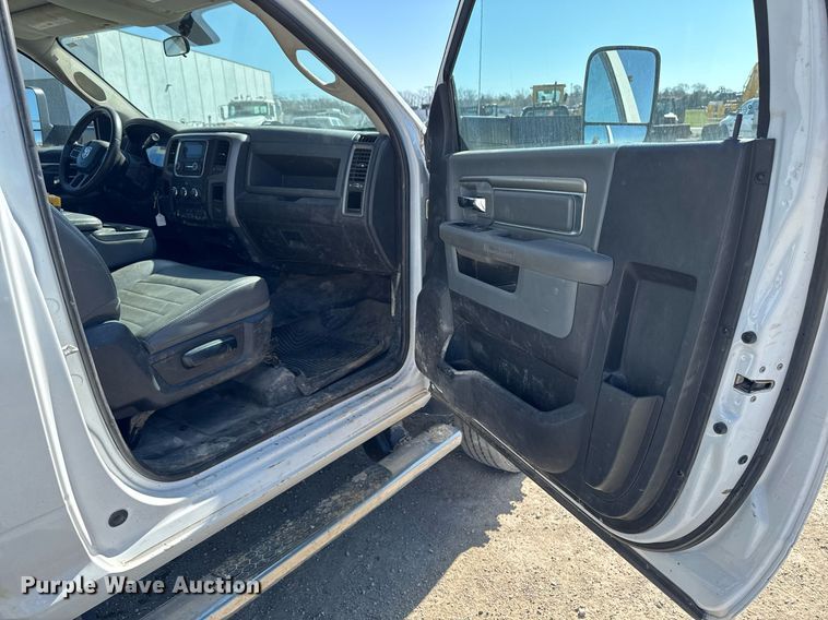 image for item EM3786 2018 Dodge Ram 5500 dump truck