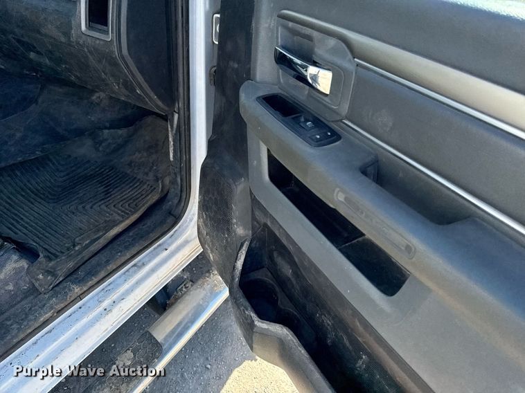 image for item EM3786 2018 Dodge Ram 5500 dump truck