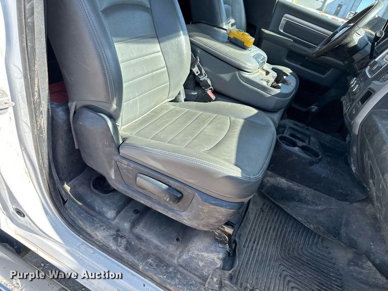 image for item EM3786 2018 Dodge Ram 5500 dump truck