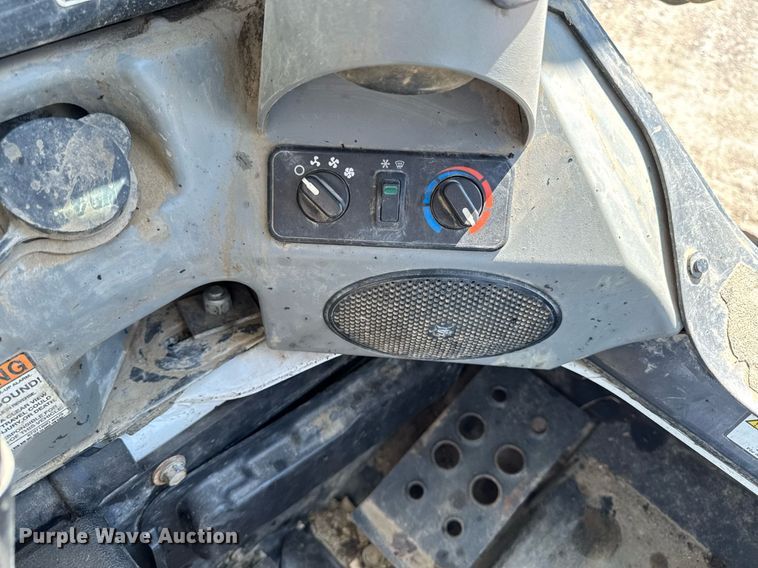 image for item EM3790 2019 Bobcat T770 tracked skid steer loader