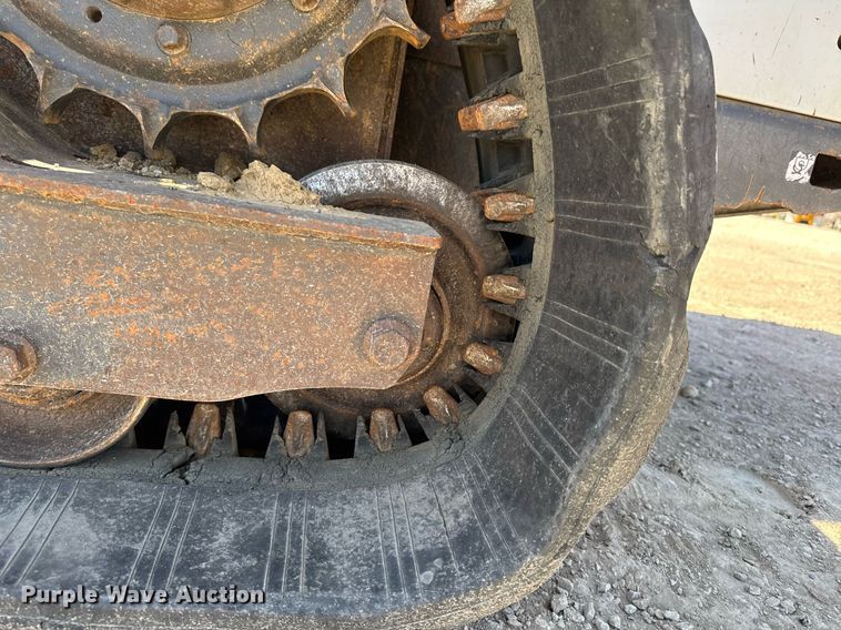 image for item EM3790 2019 Bobcat T770 tracked skid steer loader