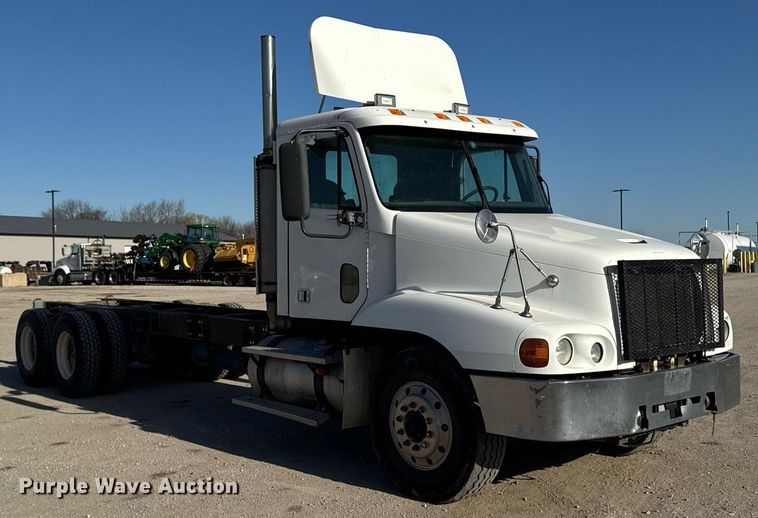 image for item EM3791 2005 Freightliner CST120 truck cab and chassis