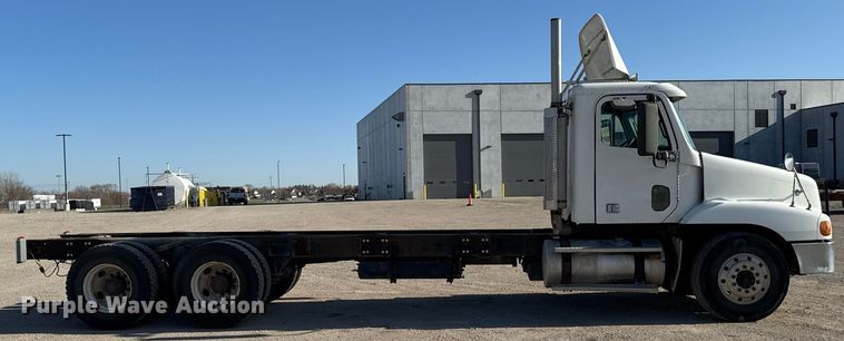 image for item EM3791 2005 Freightliner CST120 truck cab and chassis