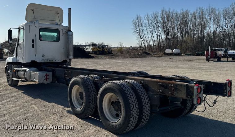 image for item EM3791 2005 Freightliner CST120 truck cab and chassis