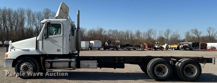 image for item EM3791 2005 Freightliner CST120 truck cab and chassis