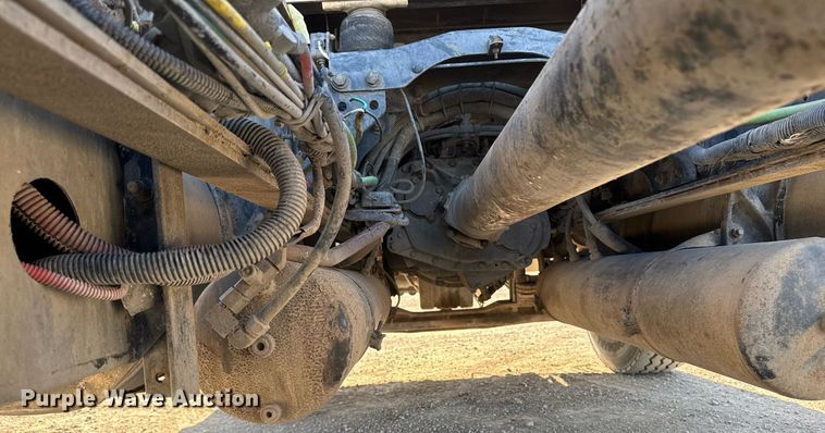 image for item EM3791 2005 Freightliner CST120 truck cab and chassis