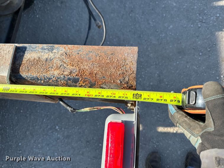 image for item EM3791 2005 Freightliner CST120 truck cab and chassis