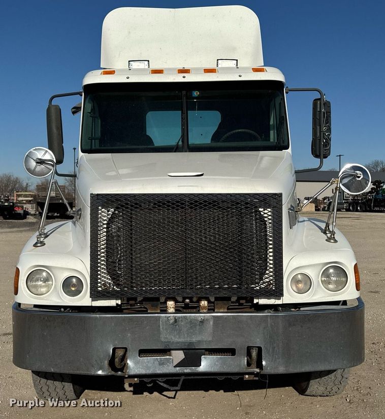 image for item EM3791 2005 Freightliner CST120 truck cab and chassis