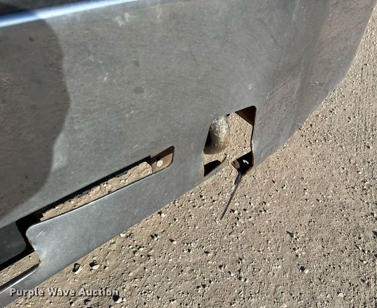 image for item EM3791 2005 Freightliner CST120 truck cab and chassis