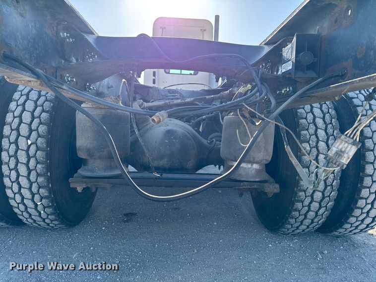 image for item EM3791 2005 Freightliner CST120 truck cab and chassis