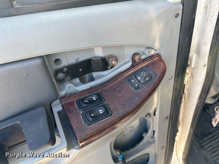 image for item EM3791 2005 Freightliner CST120 truck cab and chassis