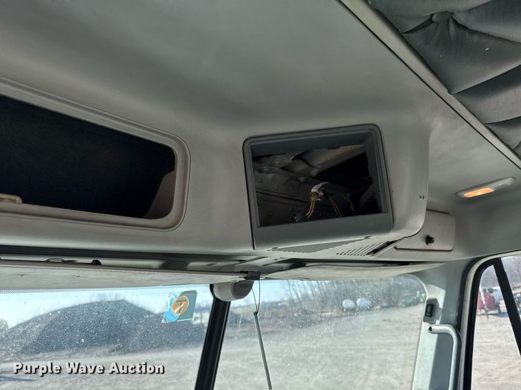 image for item EM3791 2005 Freightliner CST120 truck cab and chassis