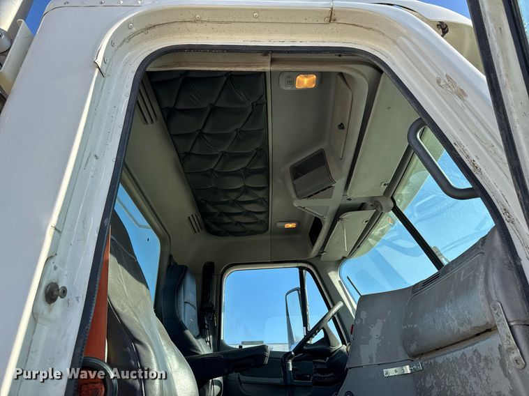 image for item EM3791 2005 Freightliner CST120 truck cab and chassis