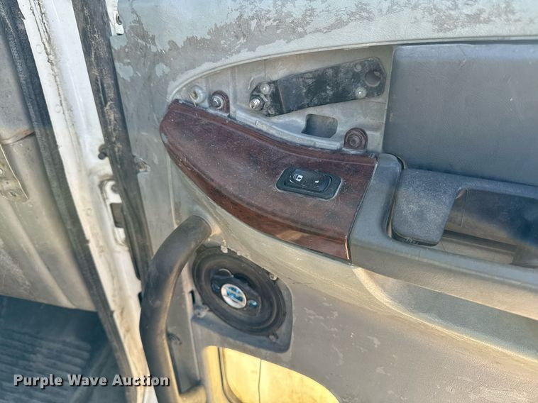 image for item EM3791 2005 Freightliner CST120 truck cab and chassis