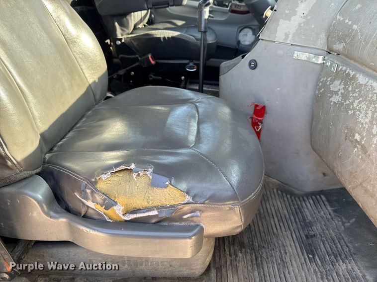 image for item EM3791 2005 Freightliner CST120 truck cab and chassis