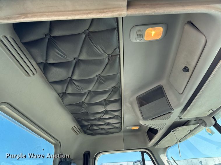 image for item EM3791 2005 Freightliner CST120 truck cab and chassis