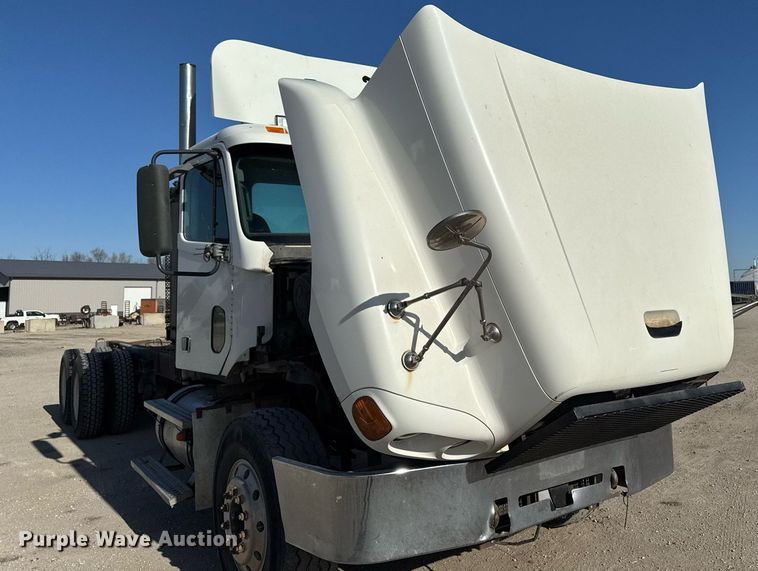 image for item EM3791 2005 Freightliner CST120 truck cab and chassis