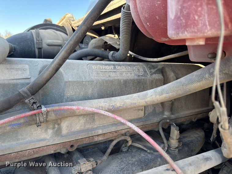 image for item EM3791 2005 Freightliner CST120 truck cab and chassis