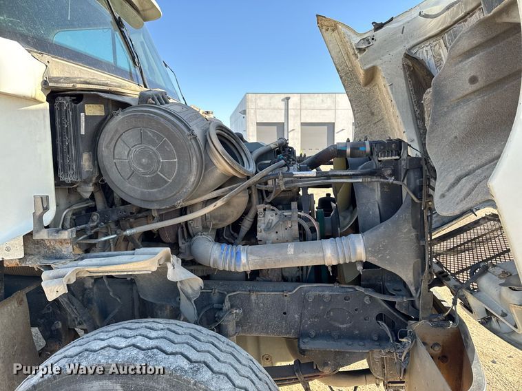 image for item EM3791 2005 Freightliner CST120 truck cab and chassis