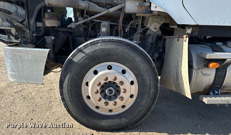 image for item EM3791 2005 Freightliner CST120 truck cab and chassis