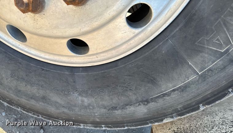 image for item EM3791 2005 Freightliner CST120 truck cab and chassis