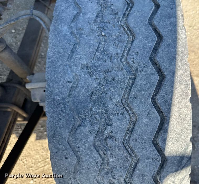 image for item EM3791 2005 Freightliner CST120 truck cab and chassis