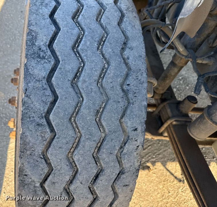 image for item EM3791 2005 Freightliner CST120 truck cab and chassis