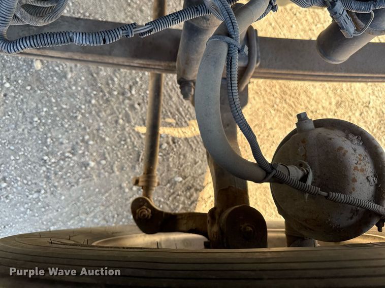 image for item EM3791 2005 Freightliner CST120 truck cab and chassis