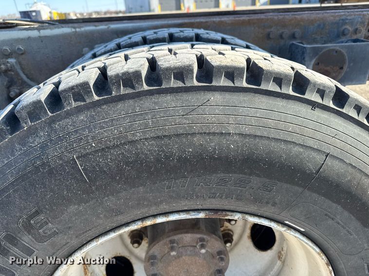 image for item EM3791 2005 Freightliner CST120 truck cab and chassis