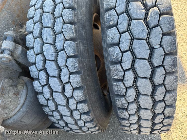 image for item EM3791 2005 Freightliner CST120 truck cab and chassis