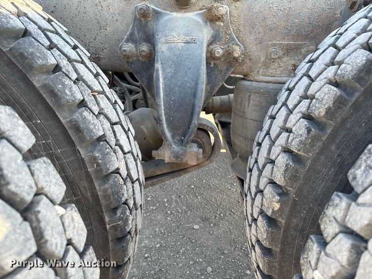 image for item EM3791 2005 Freightliner CST120 truck cab and chassis