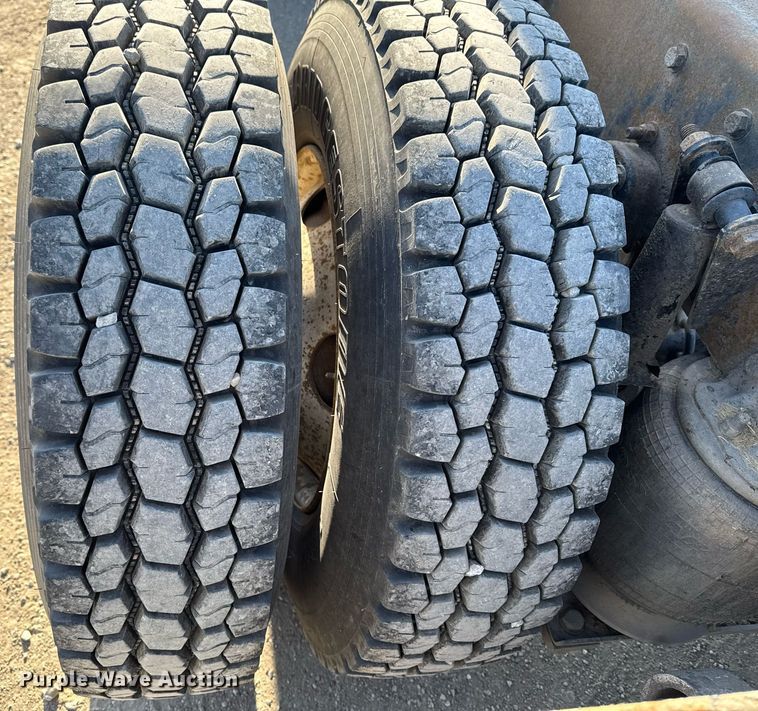 image for item EM3791 2005 Freightliner CST120 truck cab and chassis